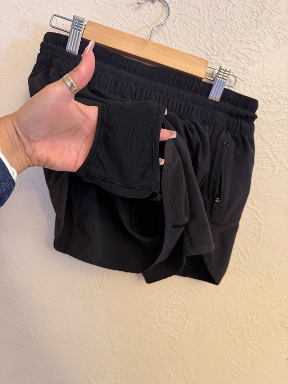lululemon athletica Shorts - Picture 6 of 9